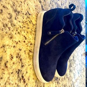 8.5 Steve Madden navy blue wedge bootie